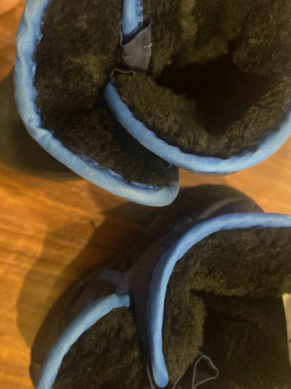 Kamik Kids Blue and Black Insulated Snow Boots with Velcro Strap sz 7